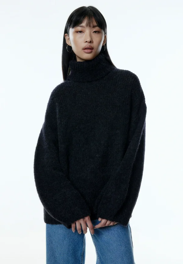 SWANTJE - Strickpullover - schwarz