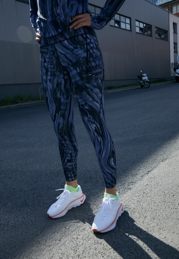 SWIFT - Lauftights - world indigo/silver-coloured