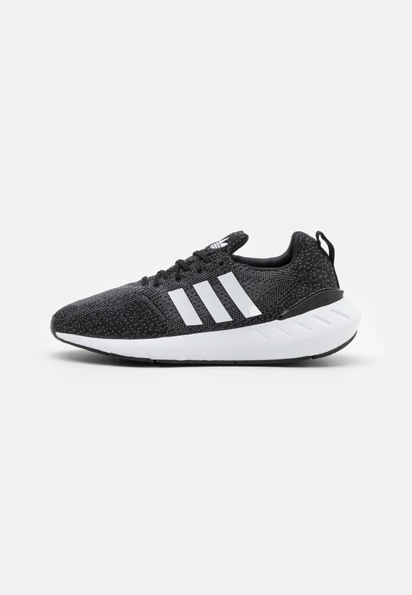 SWIFT RUN 22 UNISEX - Sneaker low - core black/footwear white/grey five
