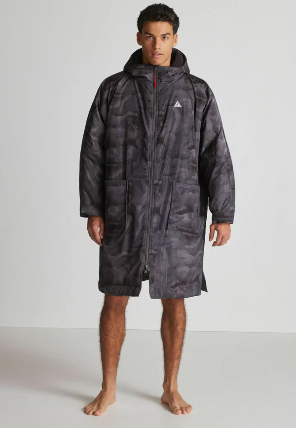 SWIM CHANGING ROBE - Wintermantel - grey camo print