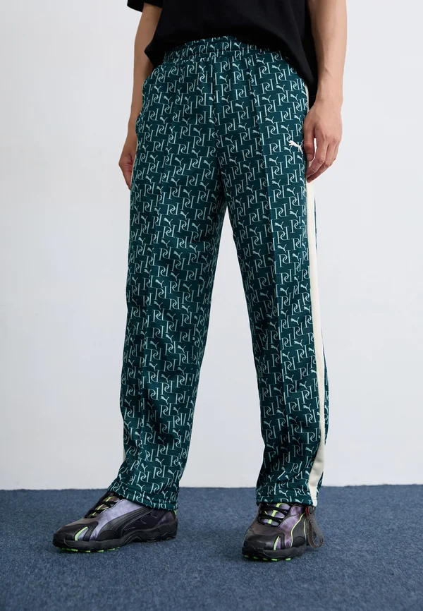 T7 RELAXED TRACK PANTS - Jogginghose - green terrain