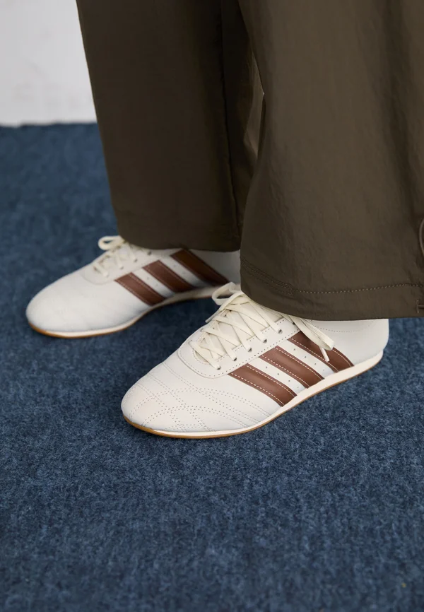 TAEKWONDO - Sneaker low - off white/preloved brown/gum