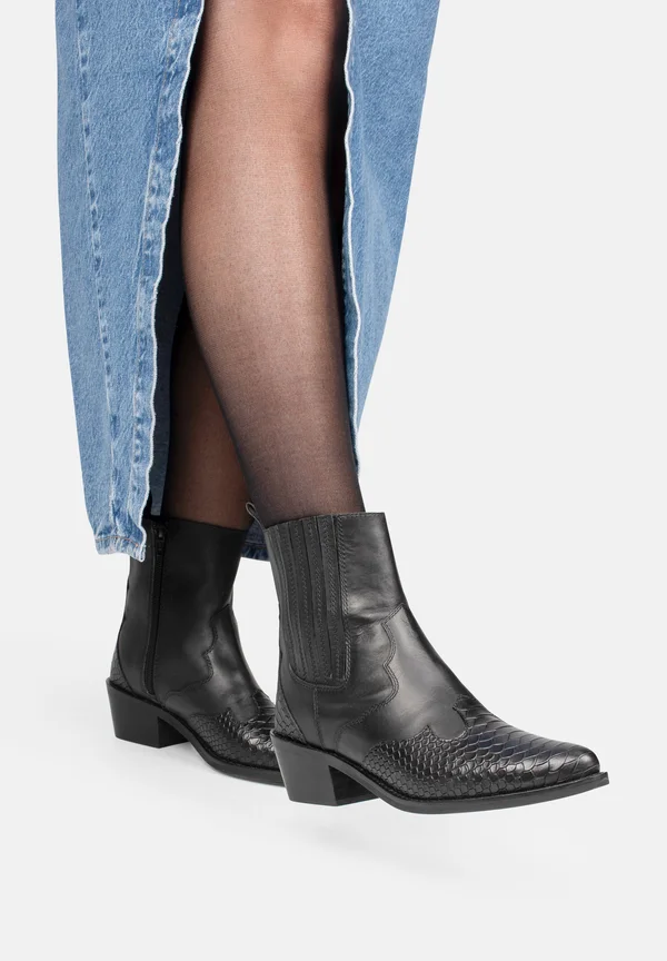 TARTOR - Cowboy-/Bikerstiefelette - black