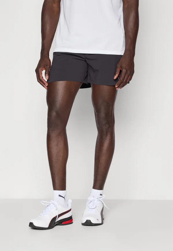 TECH TRAINING SHORT - Kurze Sporthose - black