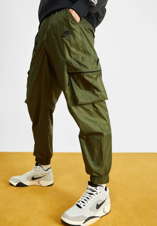 TECH WOVEN CARGO - Cargohose - cargo khaki/black