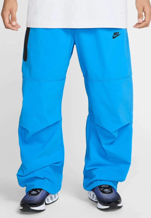 TECH WOVEN - Jogginghose - light photo blue