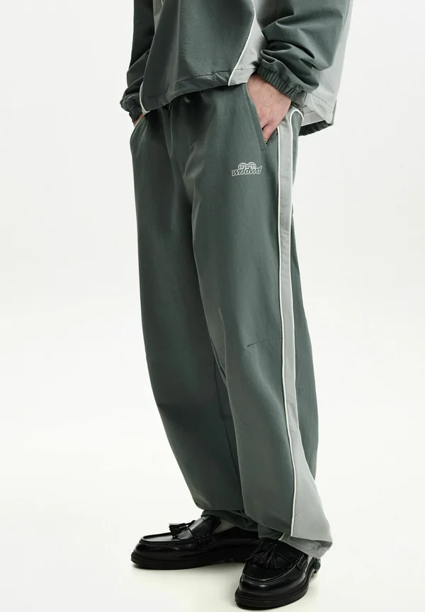 TECHNICAL - Jogginghose - evergreen