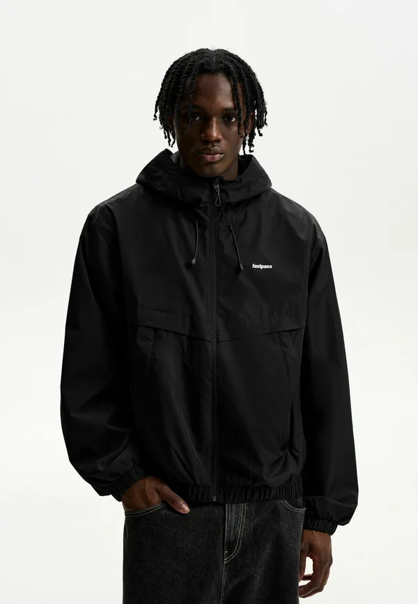 TECHNICAL WITH HOOD - Leichte Jacke - black