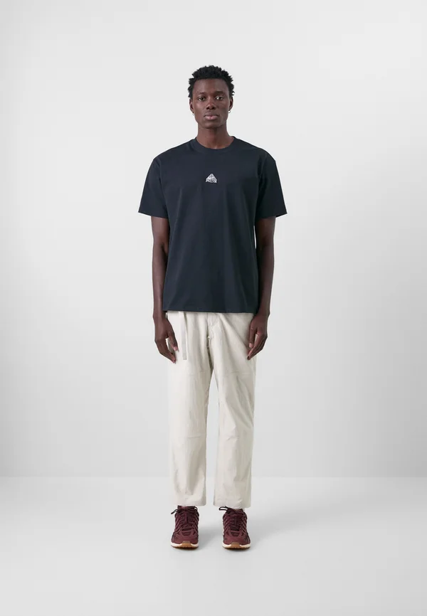 TEE LUNGS - T-Shirt basic - black/lt smoke grey/summit white