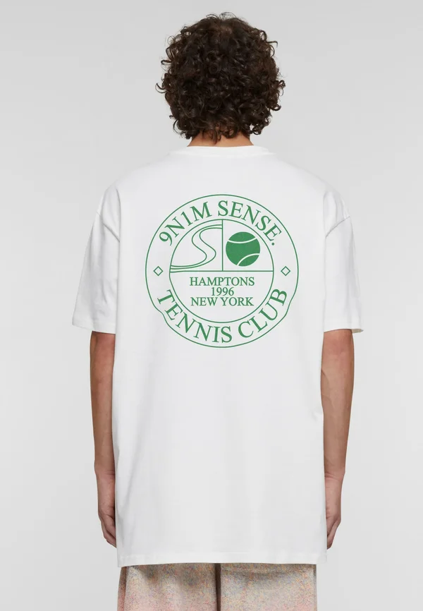 TENNIS CLUB BADGE - T-Shirt print - ready for dye