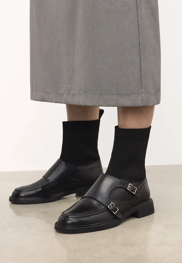 TEODORA - Stiefelette - black