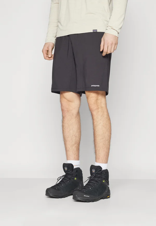 TERREBONNE - Outdoor Shorts - black