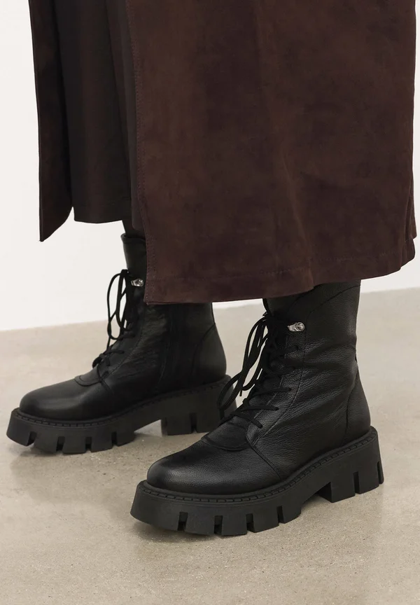 THALIE - Plateaustiefelette - black