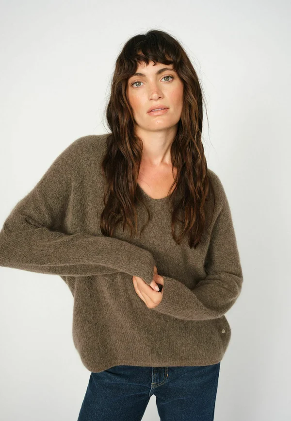 THORA V-NECK - Strickpullover - brown