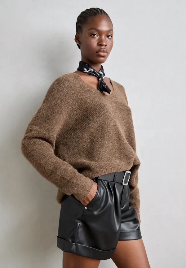 THORA V-NECK - Strickpullover - rain drum