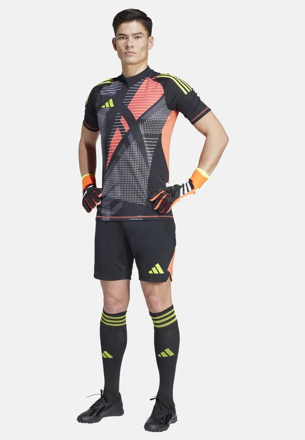 TIRO 24 PRO - Kurze Sporthose - schwarz