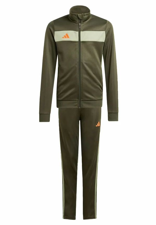 TIRO25 ESSENTIALS SET - Trainingsanzug - night cargo   tent green   impact orange