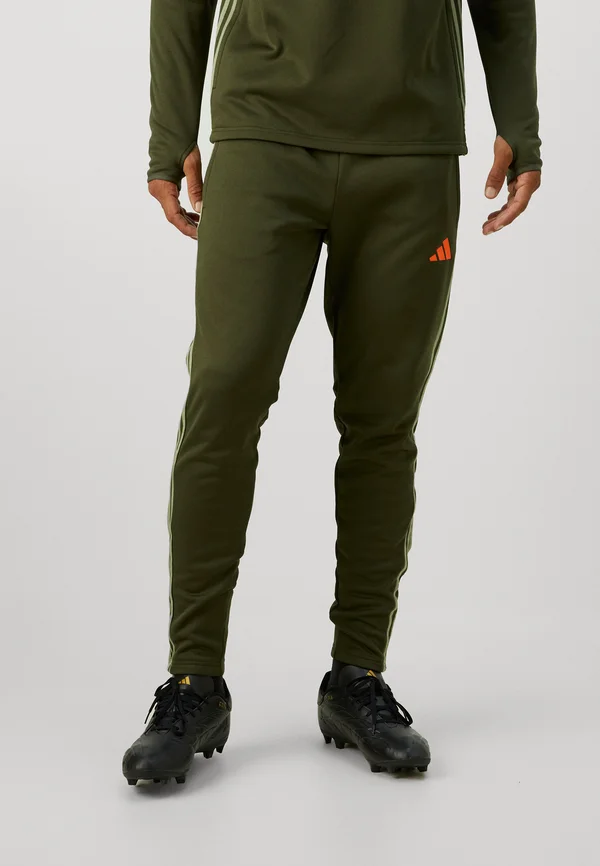 TIRO25 ESSENTIALS WINTERIZED TRAINING PANTS SLIM MEN - Jogginghose - night cargo/tent green/impact orange