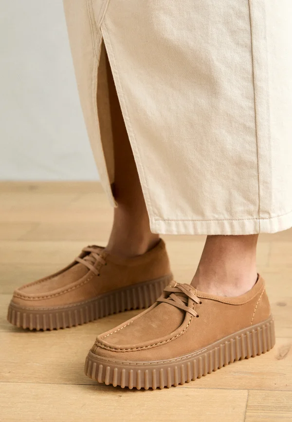 TORHILL BEE - Sportlicher Schnürer - light tan