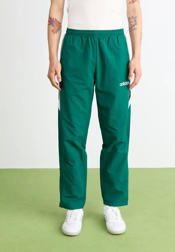 TRACK PANT - Jogginghose - collegiate green