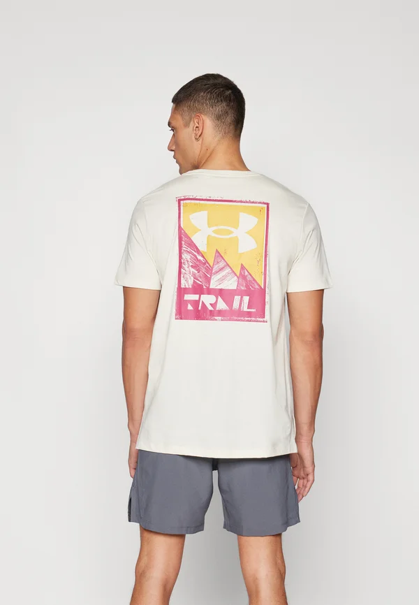 TRAIL RUN GRAPHIC TEE - Sport T-Shirt - stone