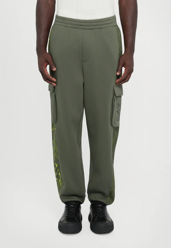 TRAIN LOGO PANT  - Jogginghose - beetle