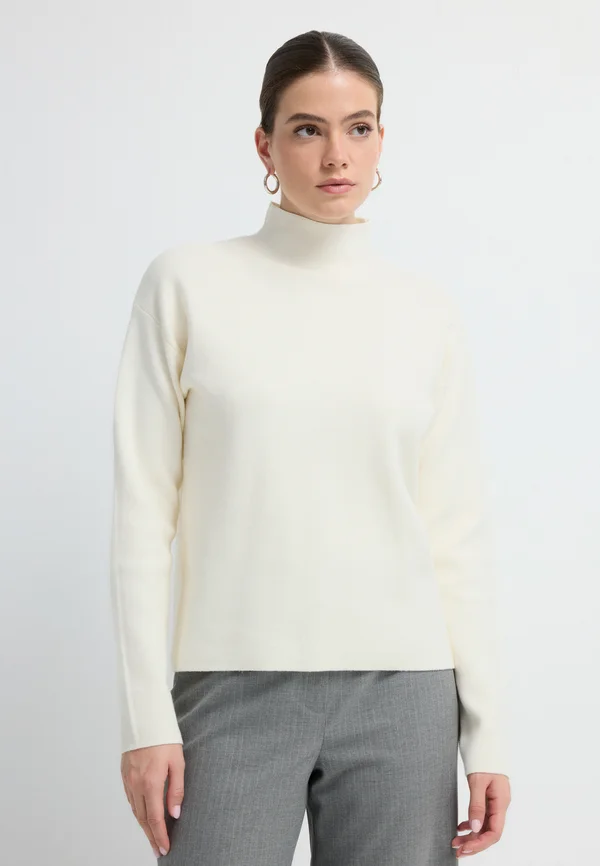 TURTLENECK COLLAR - Strickpullover - vanilla