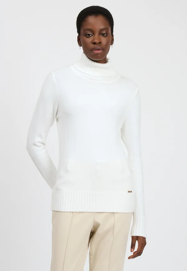 TURTLENECK - Strickpullover - milk