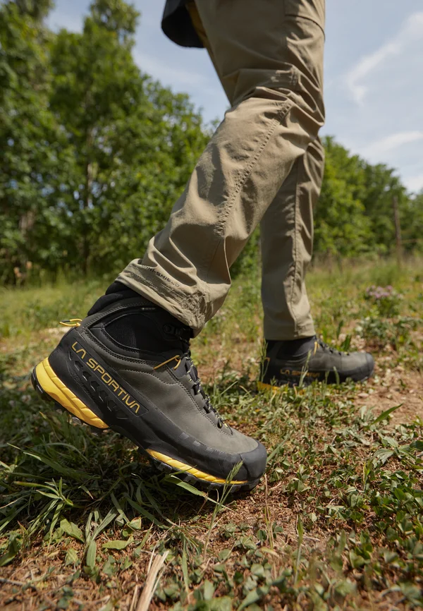 TX5 GORE TEX - Hikingschuh - carbon/yellow