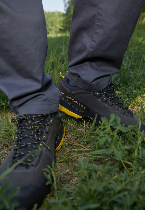 TX5 LOW GORE TEX - Hikingschuh - carbon/yellow