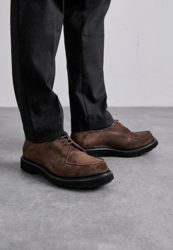 TYPE 124 UNISEX - Schnürer - dark earth