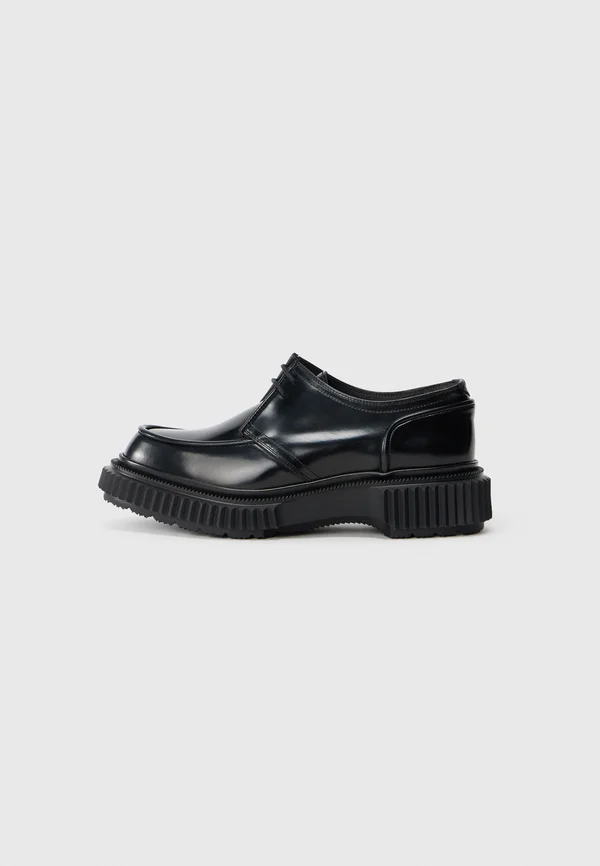 TYPE 181 UNISEX - Schnürer - black