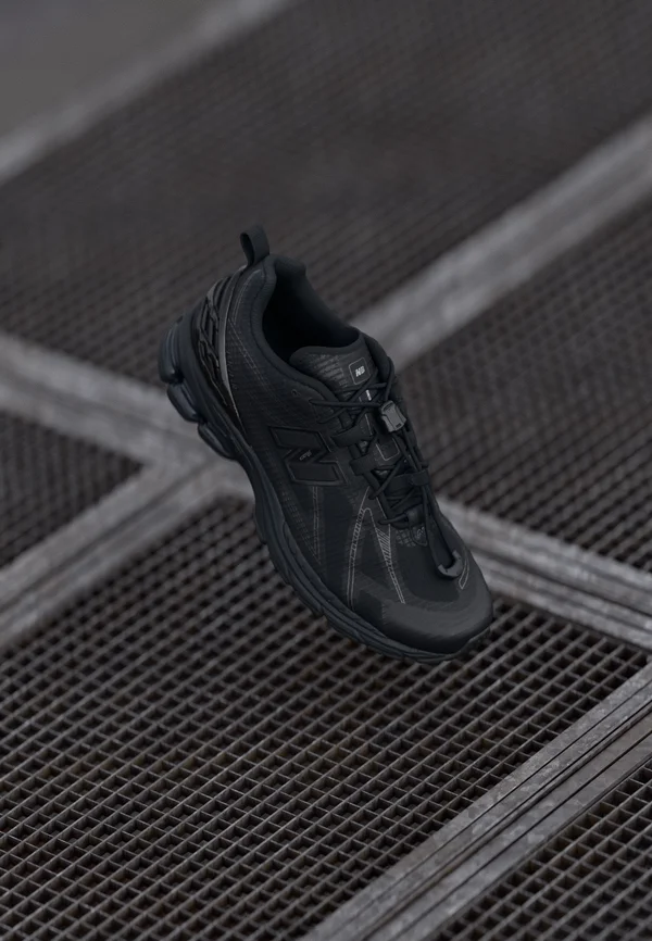 U1906 UNISEX - Sneaker low - black