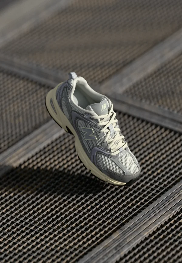 U530 UNISEX - Sneaker low - silver metallic