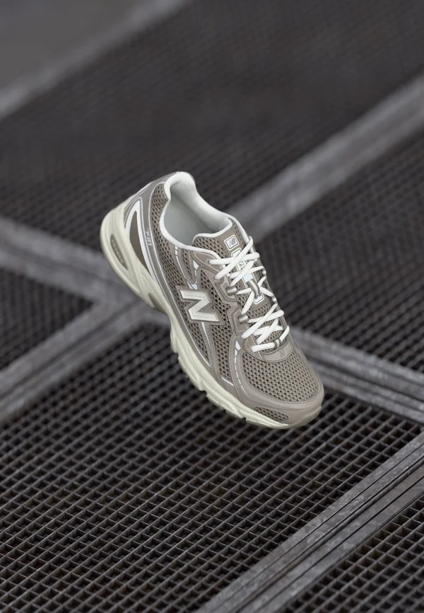U740 UNISEX - Sneaker low - dark olivine