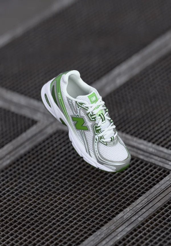 U740 UNISEX - Sneaker low - white