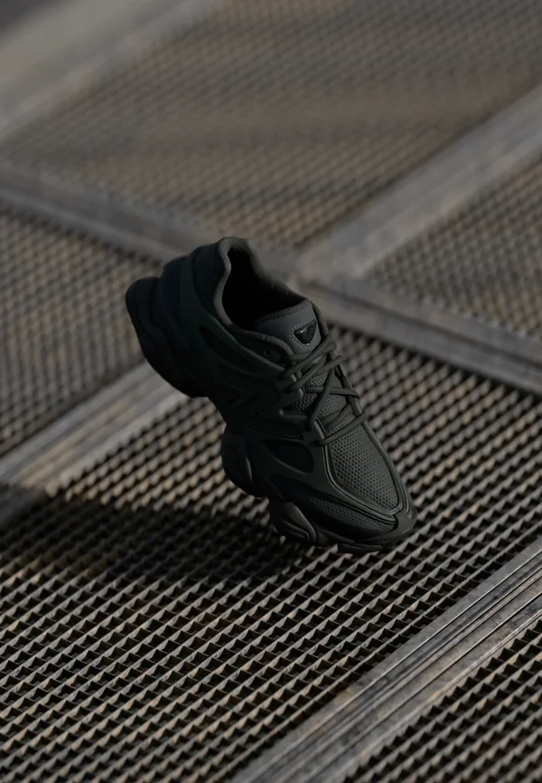 U9060 UNISEX - Sneaker low - black cement