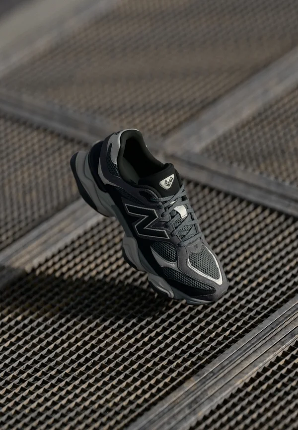 U9060 UNISEX - Sneaker low - black