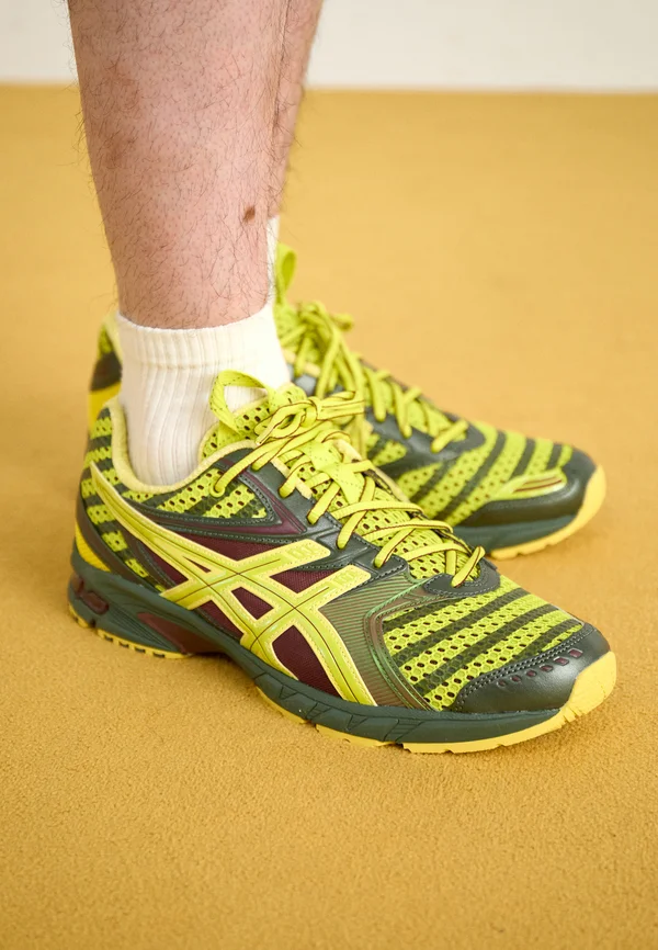 UB9 S GEL DS TRAINER 14 UNISEX - Sneaker low - dark mustard/truffle grey