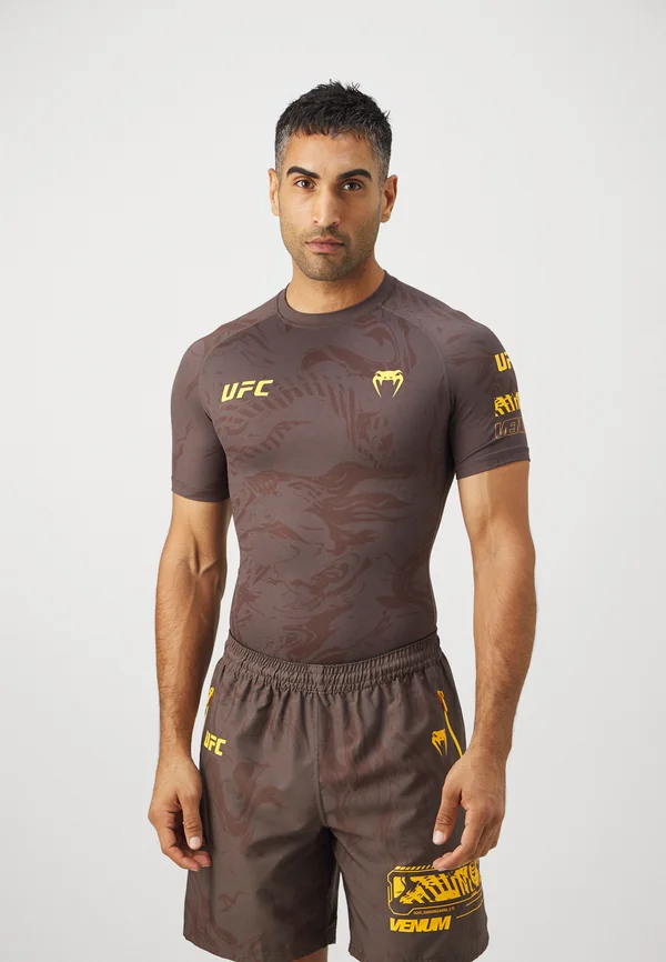 UFC FIGHT WEEK 4.0 MENS RASHGUARDS - Sport T-Shirt - dark brown
