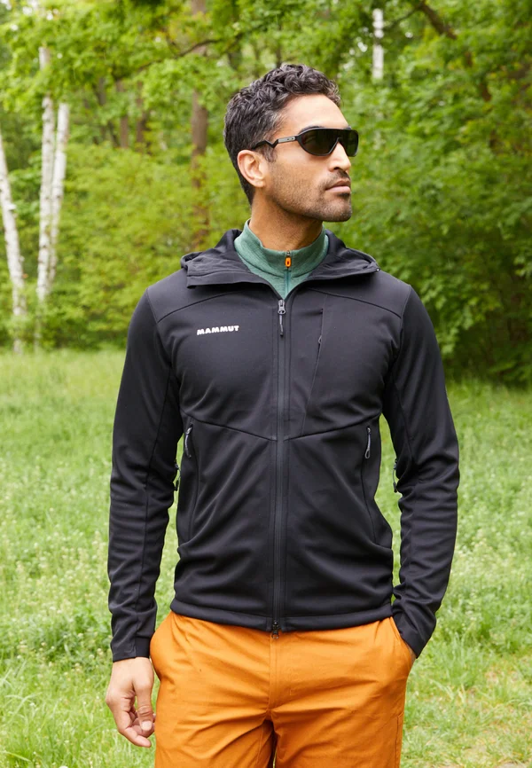 ULTIMATE HOODED JACKET MEN - Softshelljacke - black