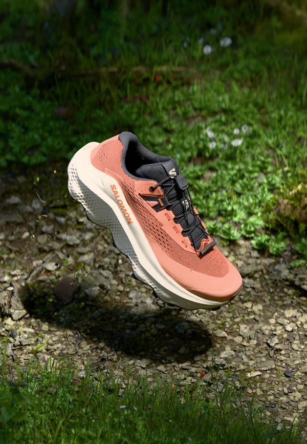ULTRA GLIDE 3  - Laufschuh Trail - fusion coral/tender peach/black
