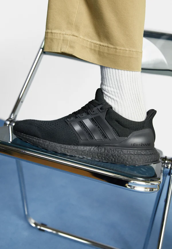 ULTRABOOST 1.0 - Sneaker low - core black/beam green