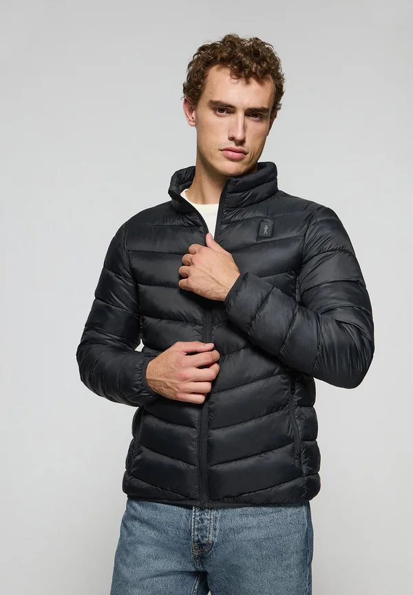 ULTRALIGHT CHASE PATCH - Winterjacke - black