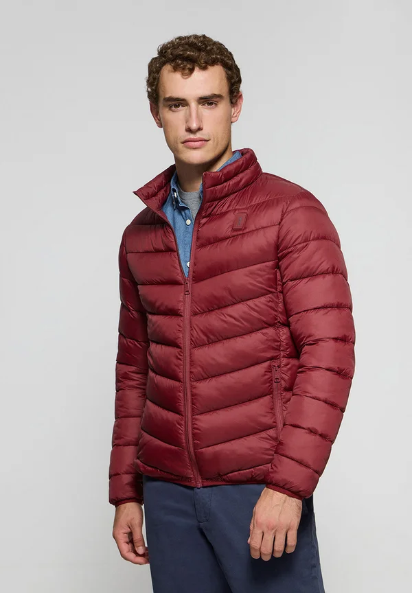 ULTRALIGHT CHASE PATCH - Winterjacke - garnet