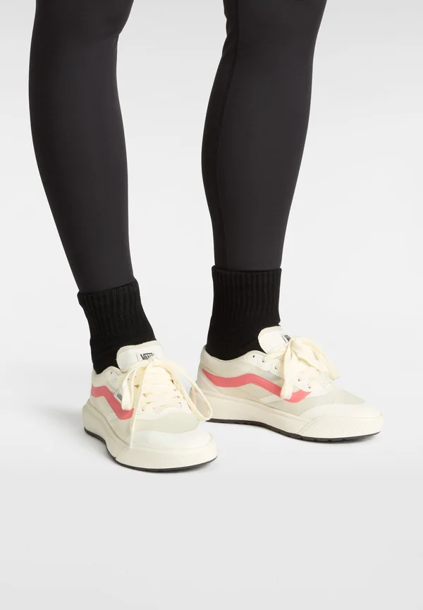 ULTRARANGE 2.0 - Sneaker low - cream