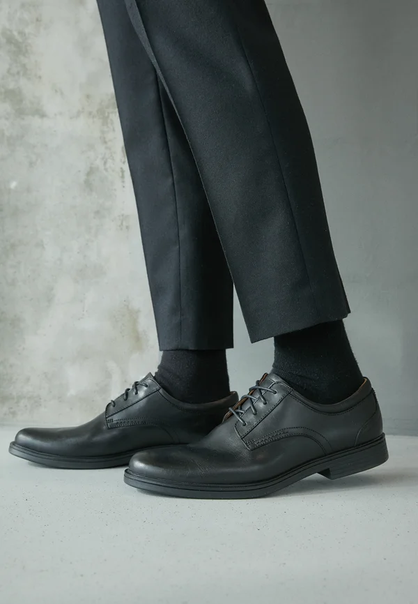UN ALDRIC LACE - Business-Schnürer - black