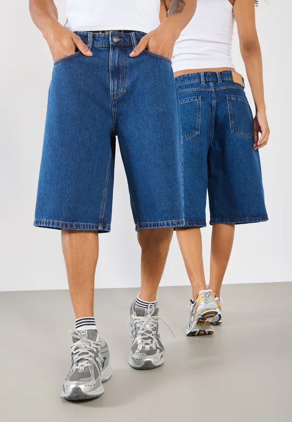 UNISEX - Jeans Shorts - mid-blue denim