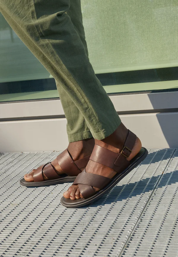 UNISEX - Riemensandalette - cognac