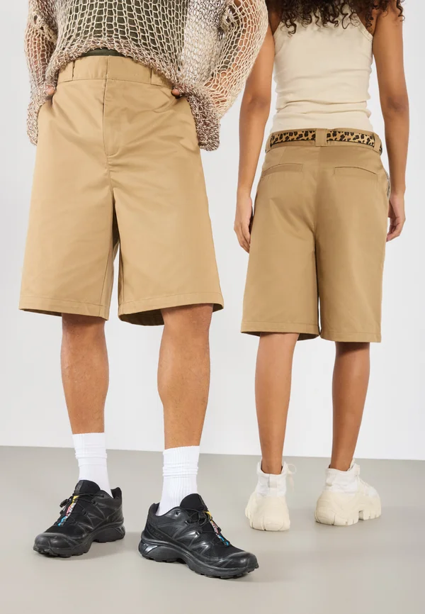 UNISEX - Shorts - beige